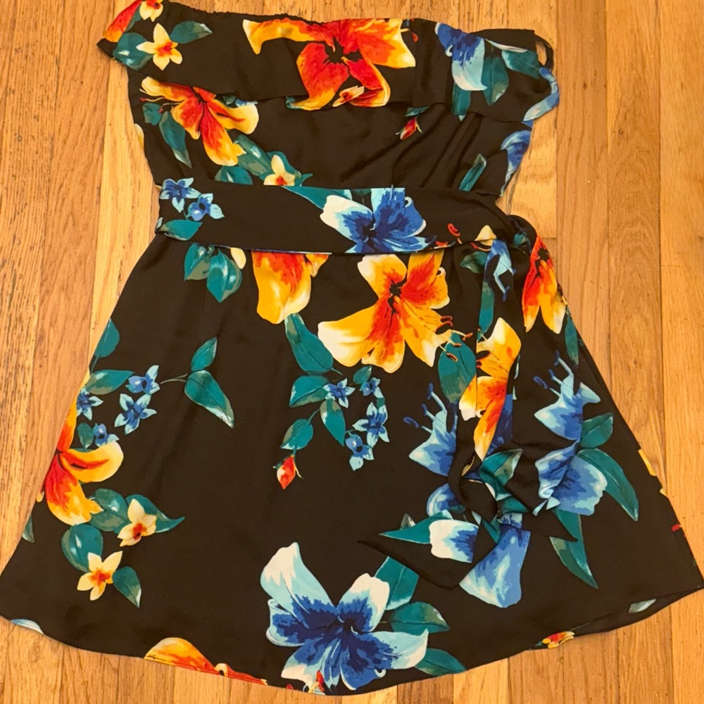 White House Black Market Floral Strapless Dress